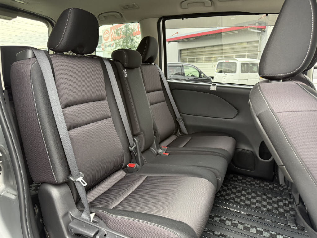 ニッサン セレナHV9枚目