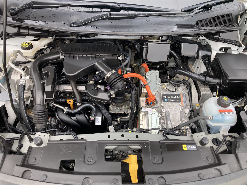 ニッサン ノート10枚目