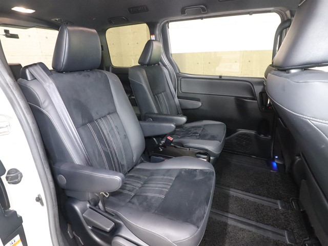 トヨタ エスクァイアＨＶ4枚目