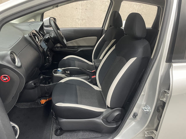 ニッサン ノート5枚目