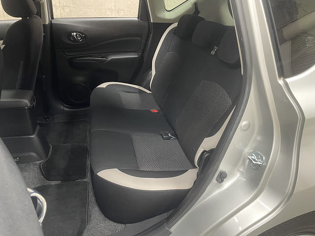 ニッサン ノート6枚目