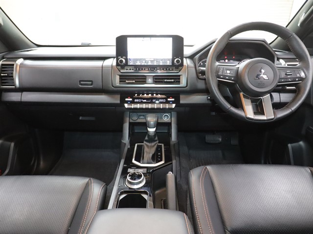 三菱 トライトン2枚目