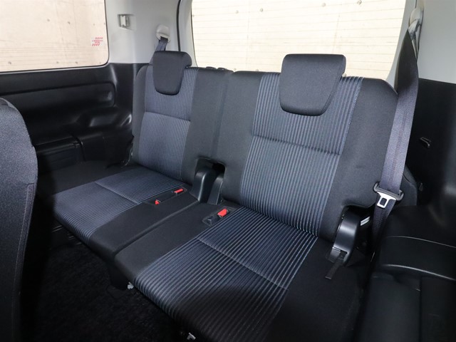 トヨタ ヴォクシー9枚目