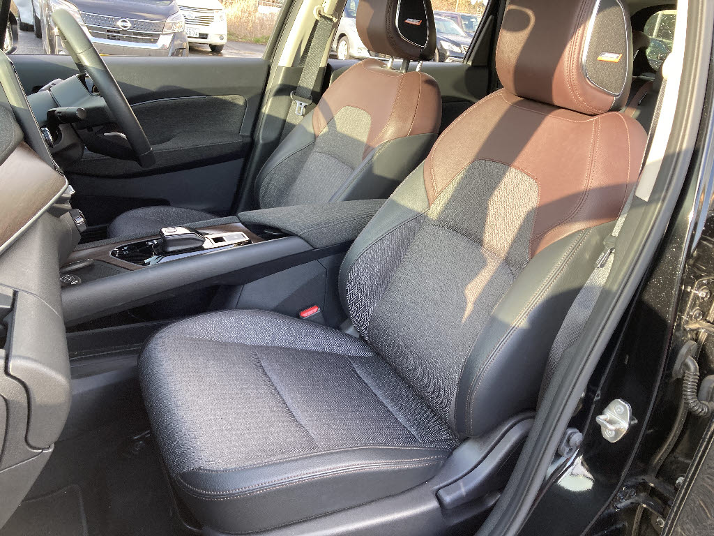 ニッサン オーラ14枚目