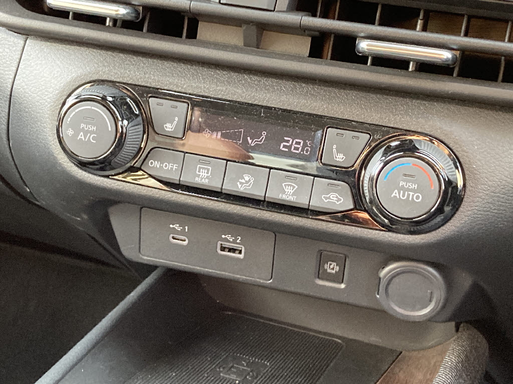 ニッサン オーラ6枚目