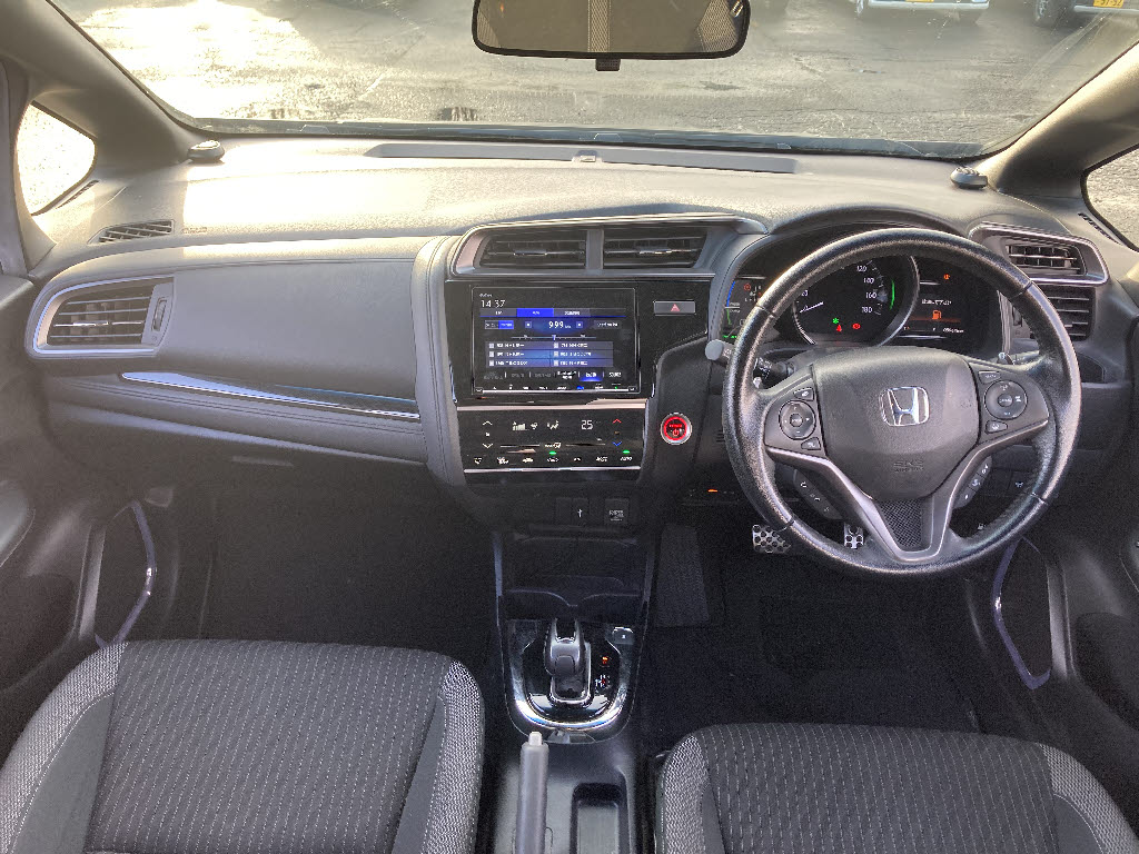 ホンダ フィットハイブリッド2枚目