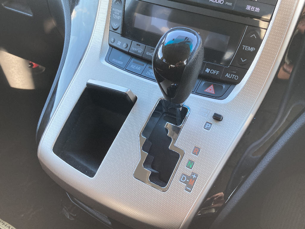 トヨタ アルファード7枚目