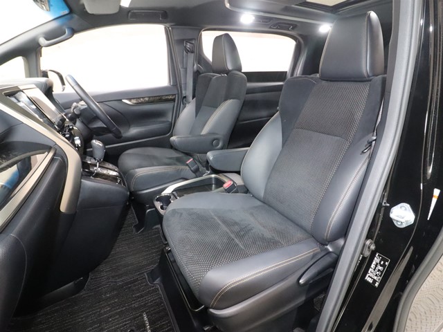 トヨタ アルファード9枚目