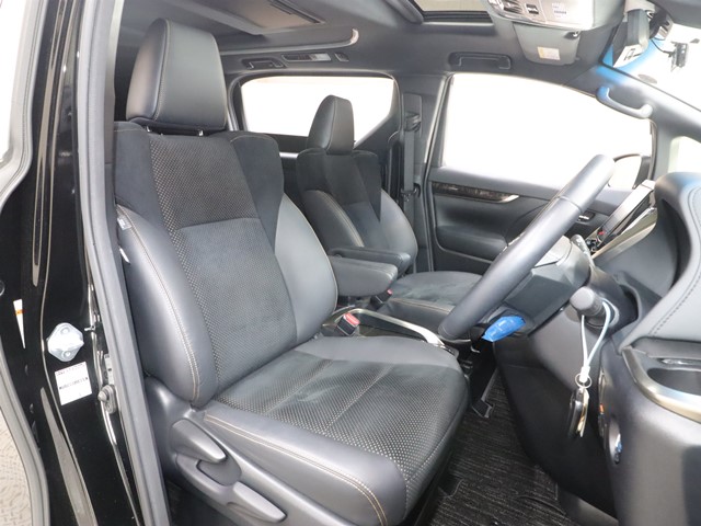 トヨタ アルファード3枚目