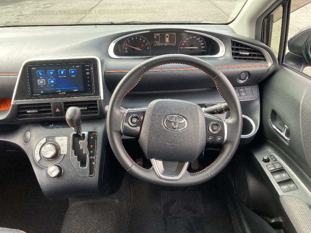 トヨタ シエンタ3枚目