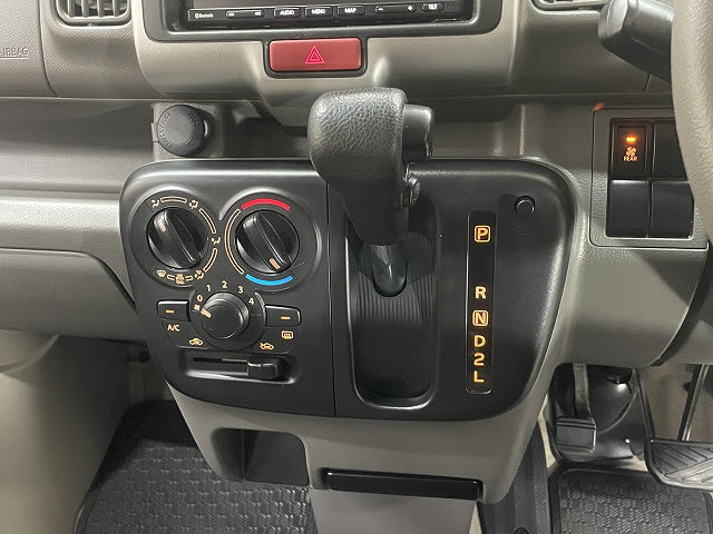 ニッサン NV100クリッパーV19枚目