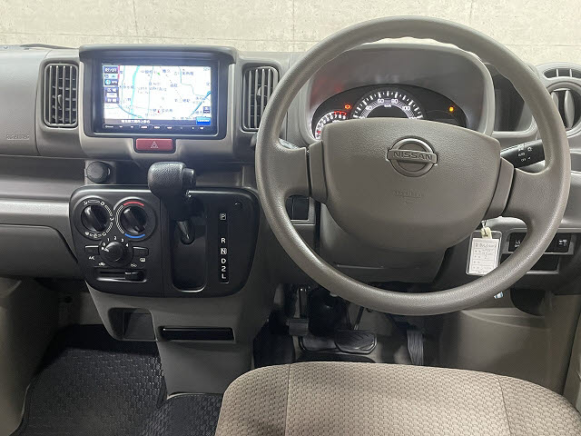 ニッサン NV100クリッパーV2枚目