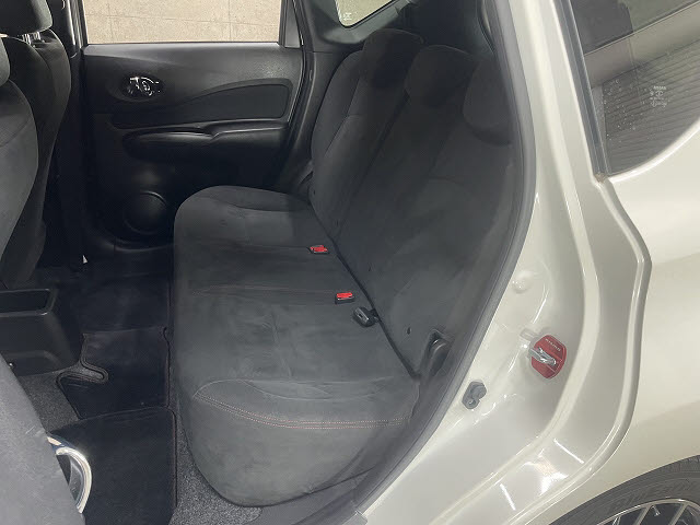 ニッサン ノート6枚目