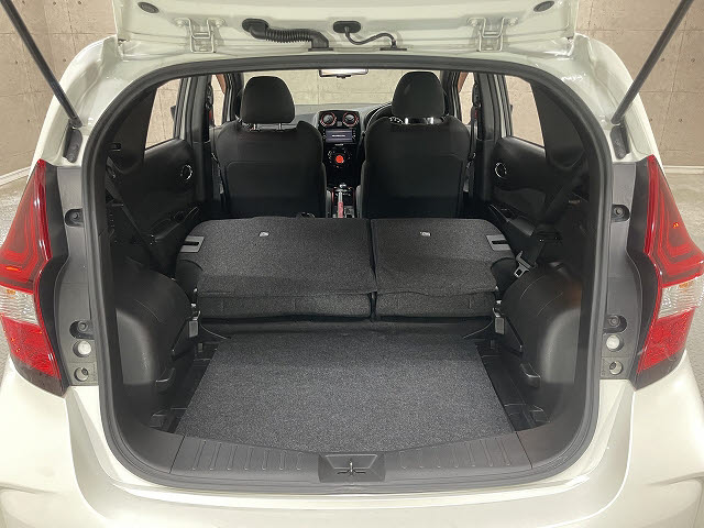 ニッサン ノート8枚目