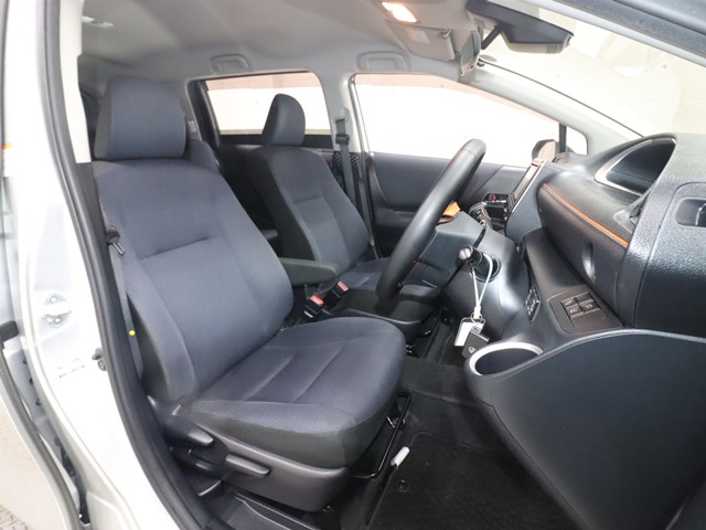 トヨタ シエンタ3枚目