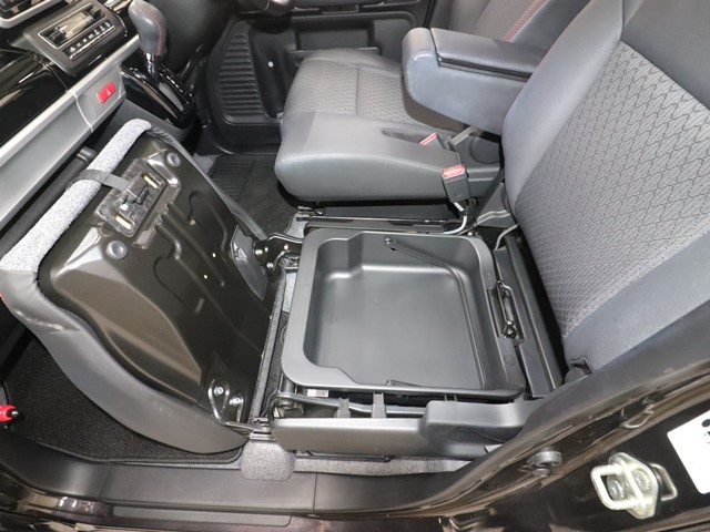 スズキ スペーシアカスタム9枚目