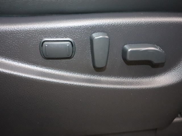 ニッサン エルグランド5枚目