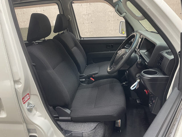 ダイハツ ハイゼットカーゴＶ3枚目