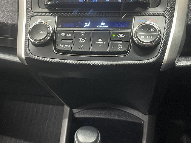 トヨタ カローラフィールダーHV18枚目