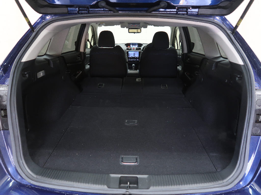 スバル レヴォーグ9枚目