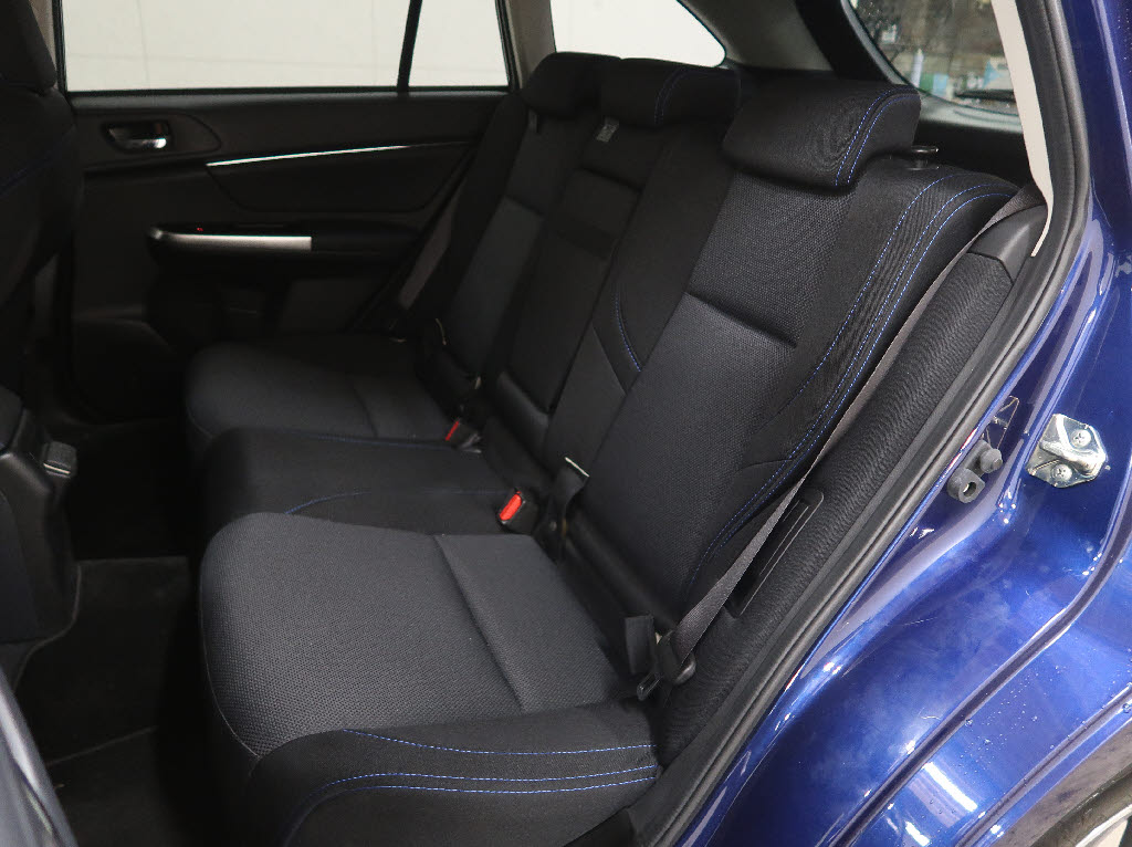 スバル レヴォーグ7枚目