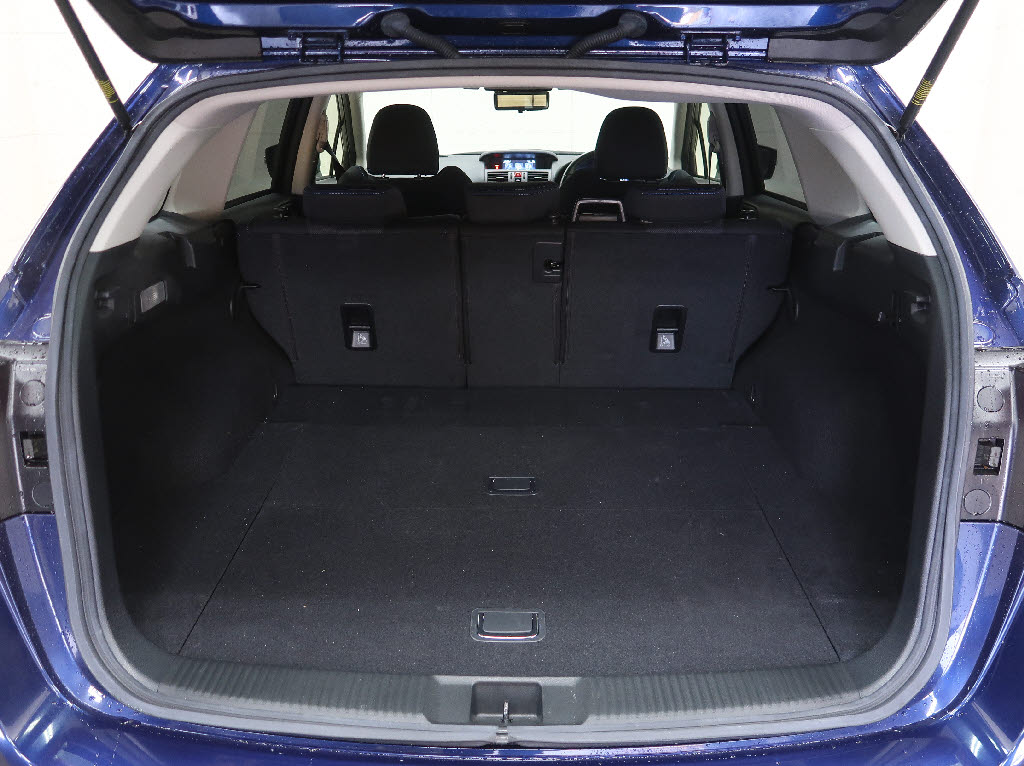 スバル レヴォーグ8枚目