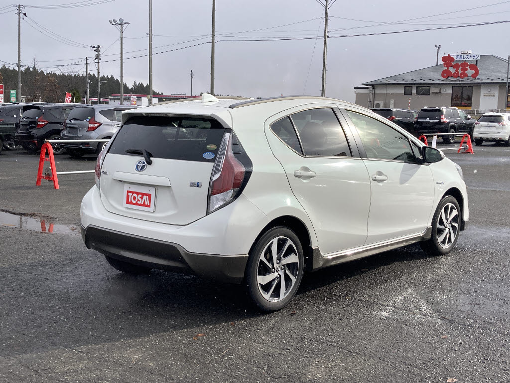 トヨタ アクア1枚目