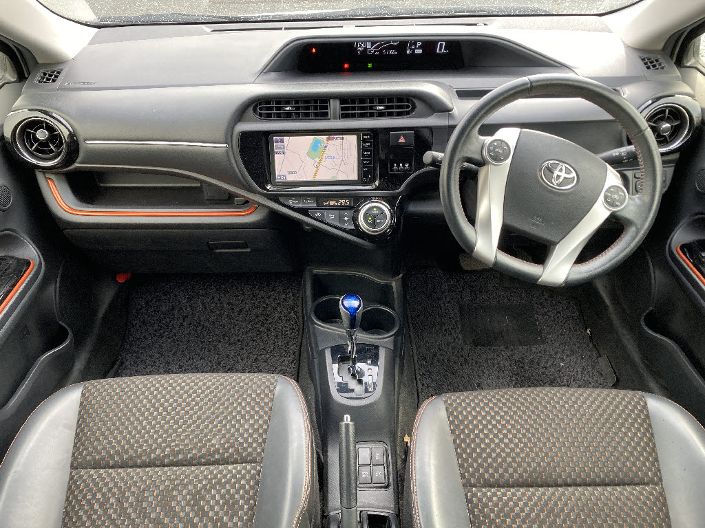 トヨタ アクア2枚目