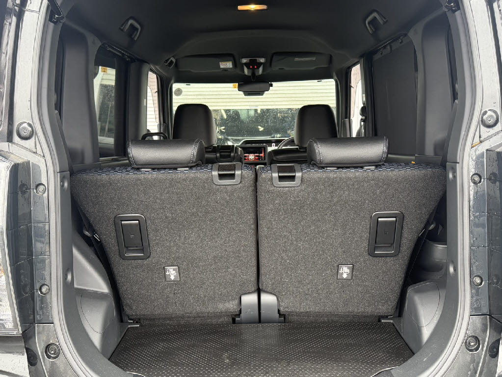 ダイハツ タントカスタム10枚目