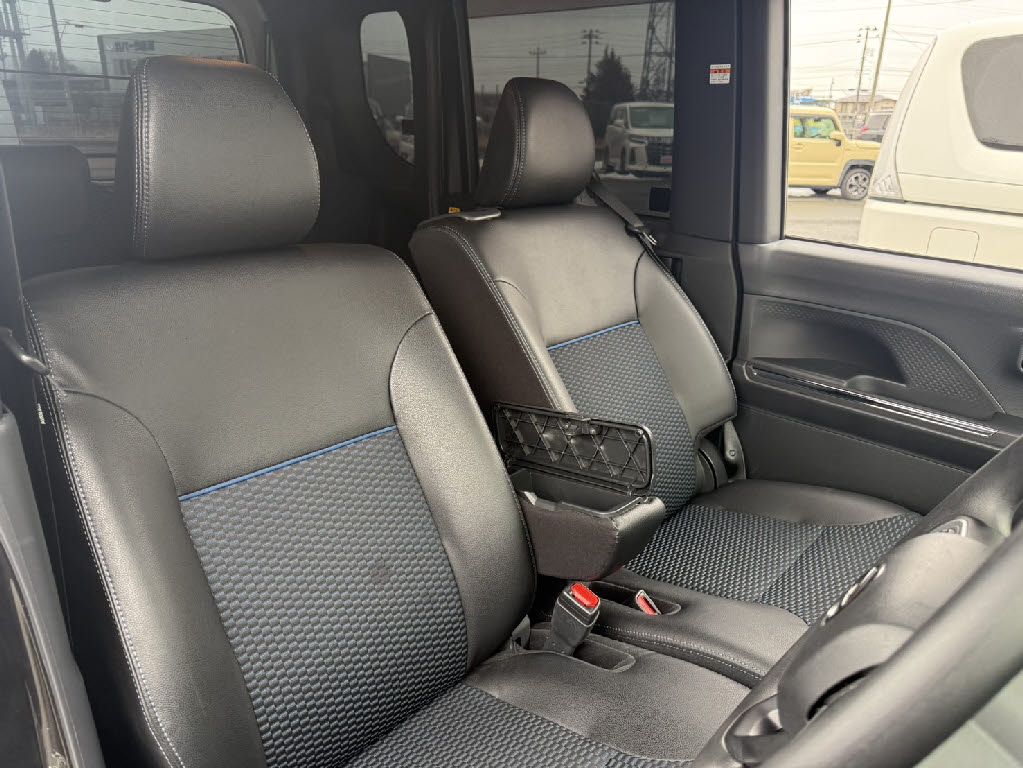 ダイハツ タントカスタム8枚目