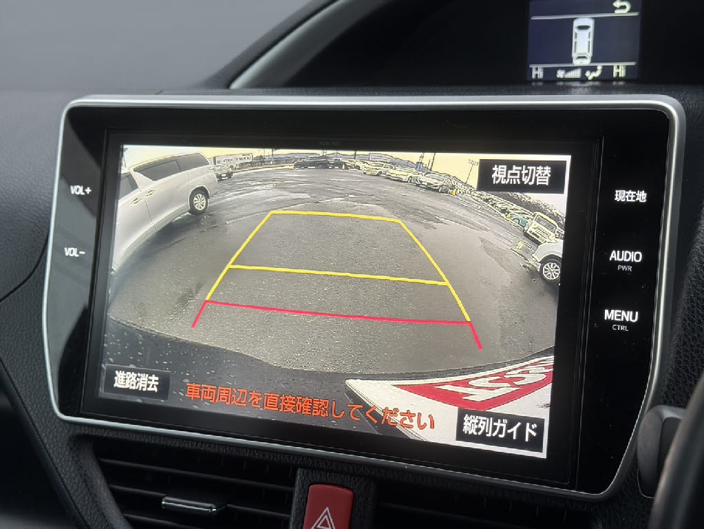 トヨタ ヴォクシー3枚目