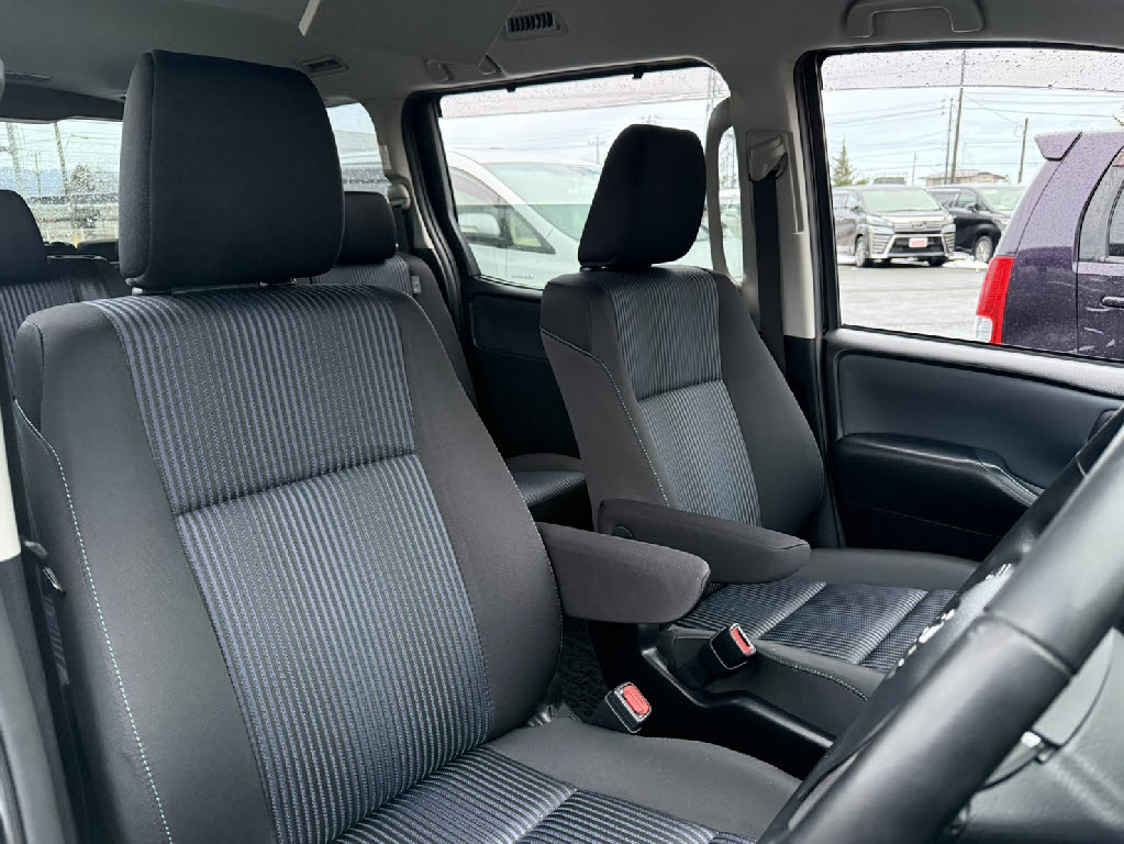 トヨタ ヴォクシー8枚目