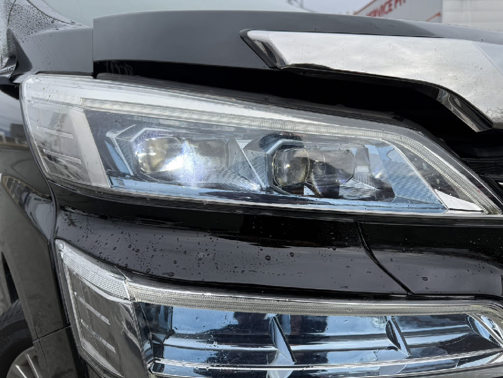 トヨタ ヴェルファイアハイブリッド12枚目