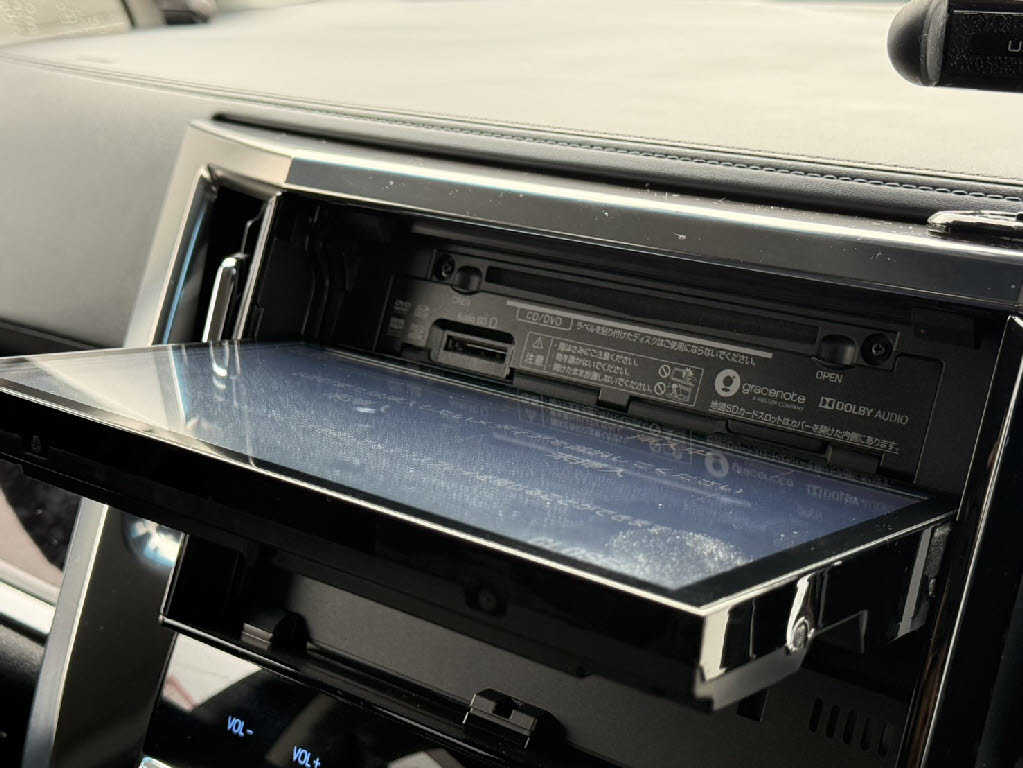 トヨタ ヴェルファイアハイブリッド4枚目