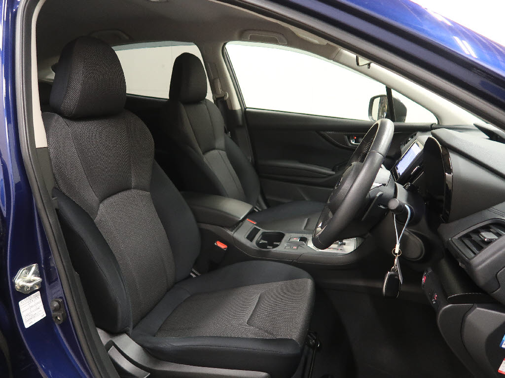 スバル インプレッサスポーツ4枚目