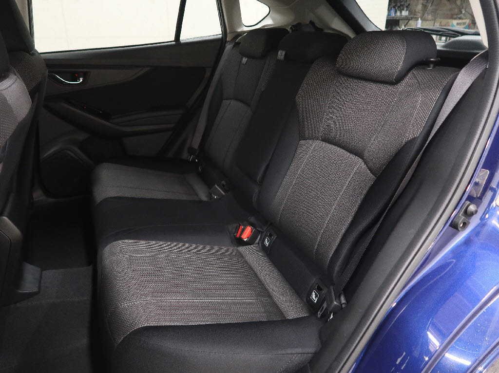 スバル インプレッサスポーツ7枚目