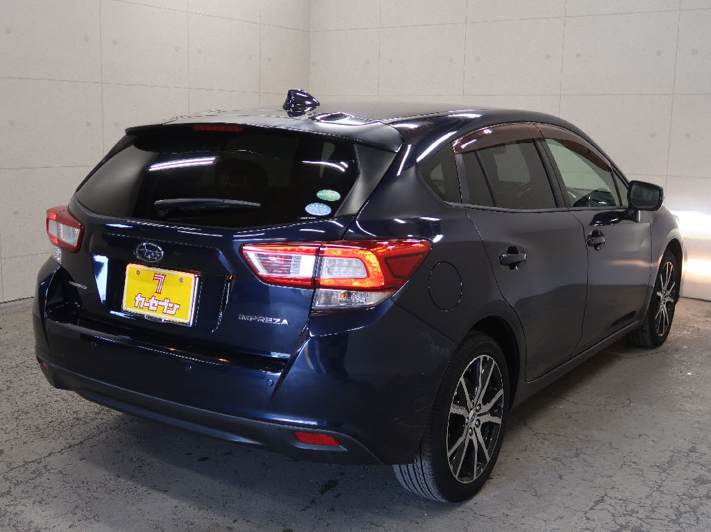スバル インプレッサスポーツ1枚目