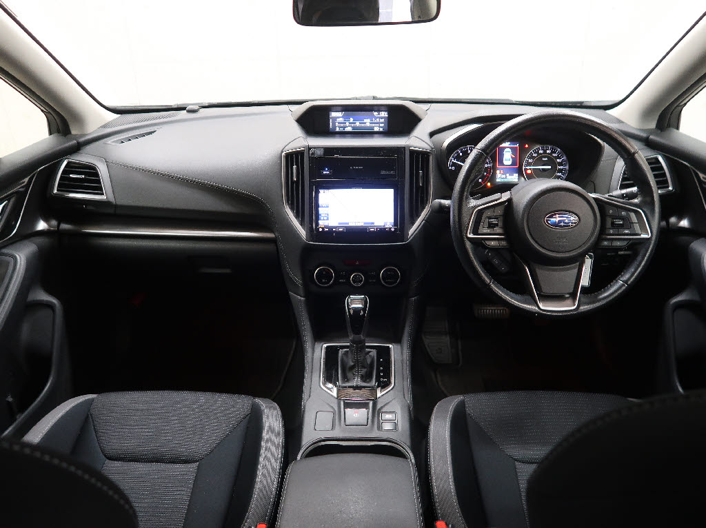 スバル インプレッサスポーツ3枚目