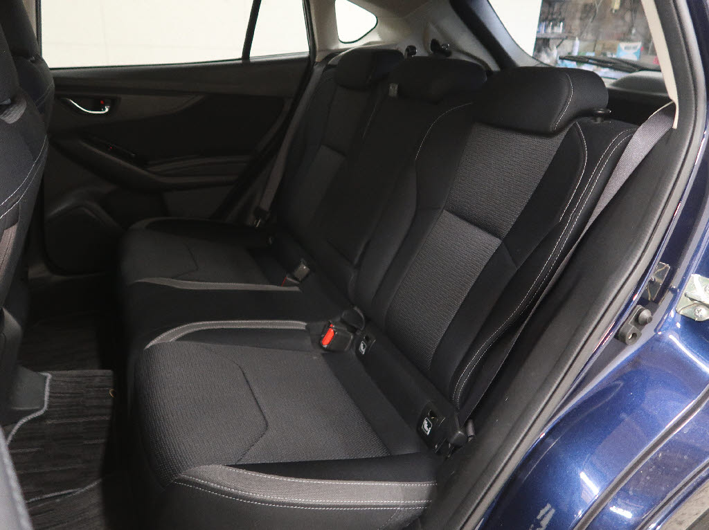 スバル インプレッサスポーツ7枚目