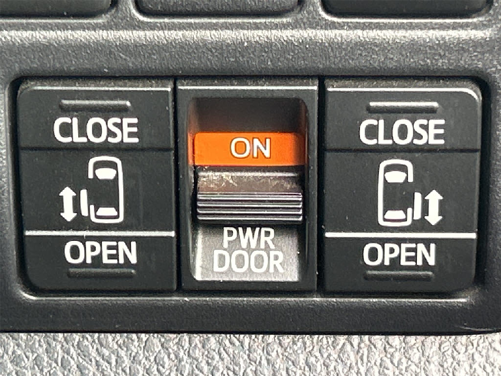 トヨタ ノアHV15枚目