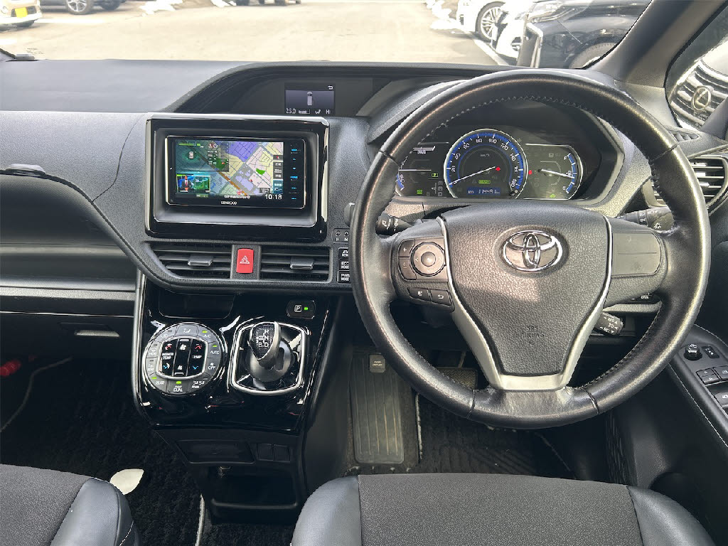 トヨタ ノアHV3枚目