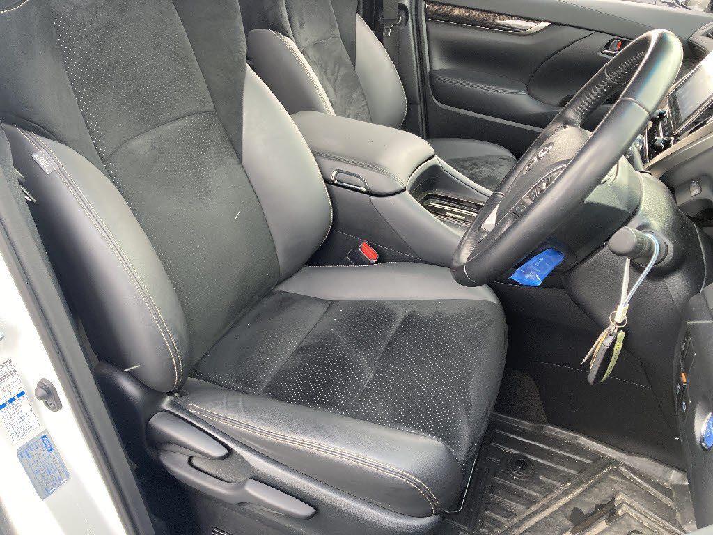 トヨタ アルファード ハイブリッド12枚目