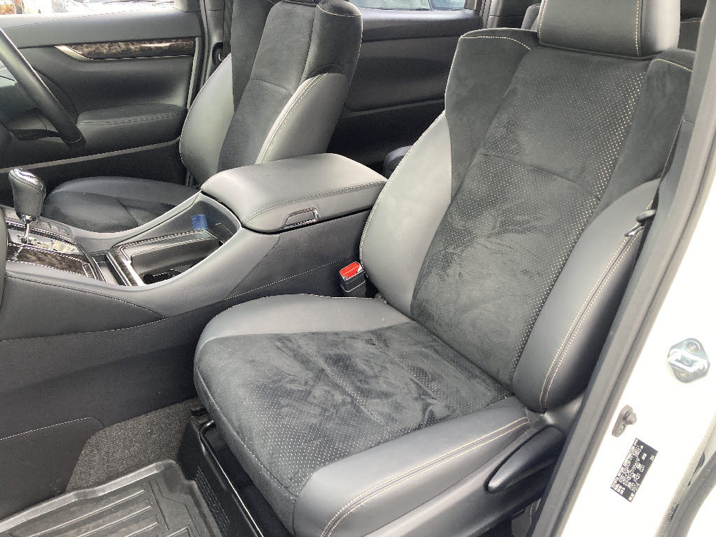 トヨタ アルファード ハイブリッド13枚目