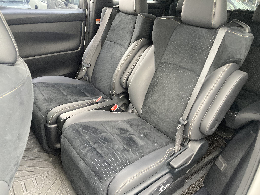 トヨタ アルファード ハイブリッド14枚目