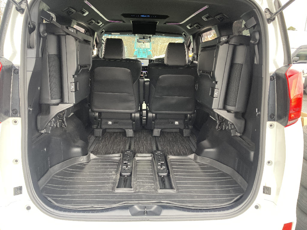 トヨタ アルファード ハイブリッド17枚目