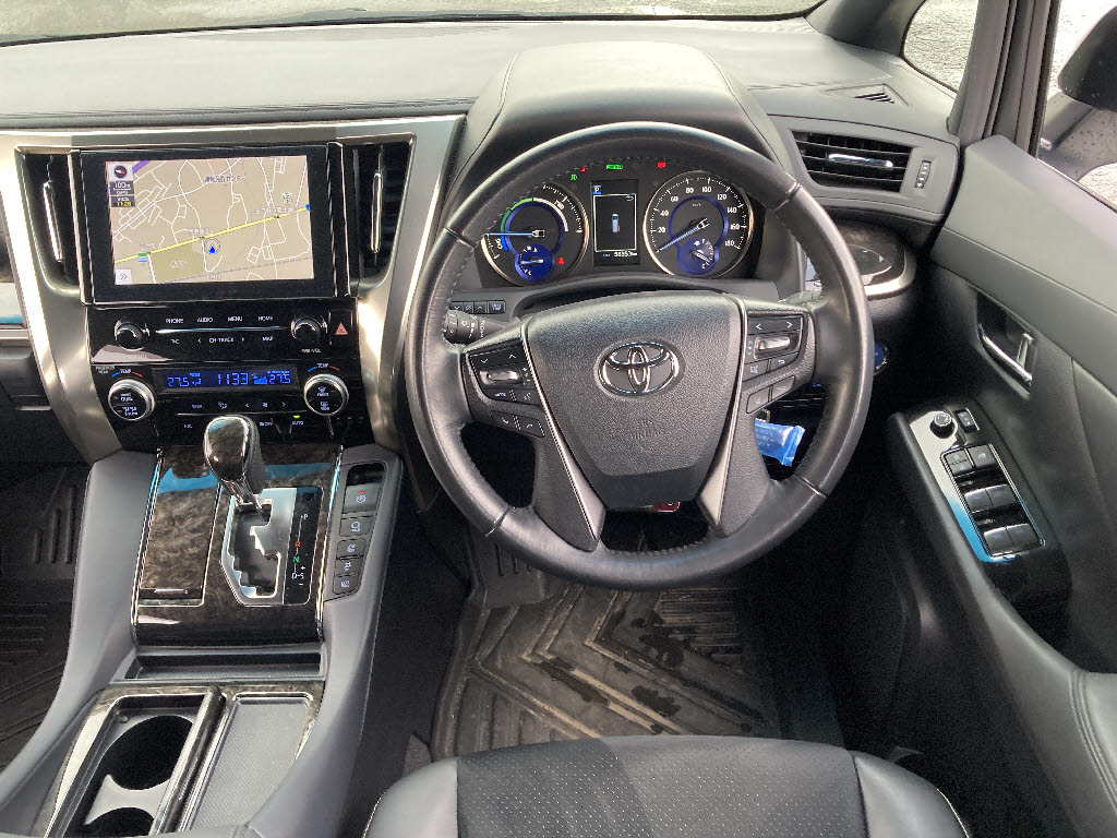 トヨタ アルファード ハイブリッド3枚目