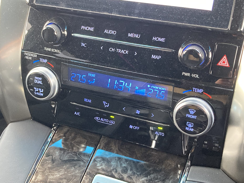 トヨタ アルファード ハイブリッド6枚目