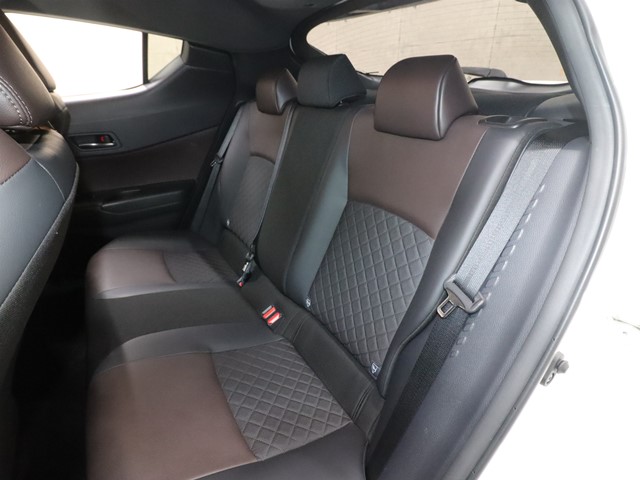 トヨタ C-HR6枚目