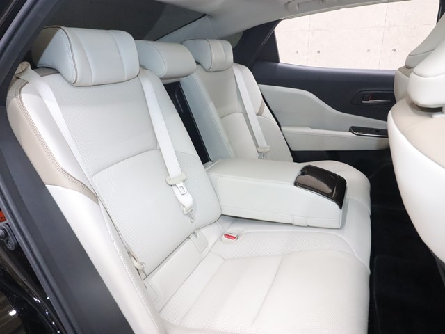 トヨタ クラウン クロスオーバー8枚目