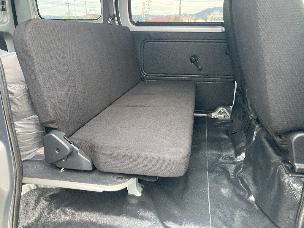 ダイハツ ハイゼットカーゴＶ18枚目